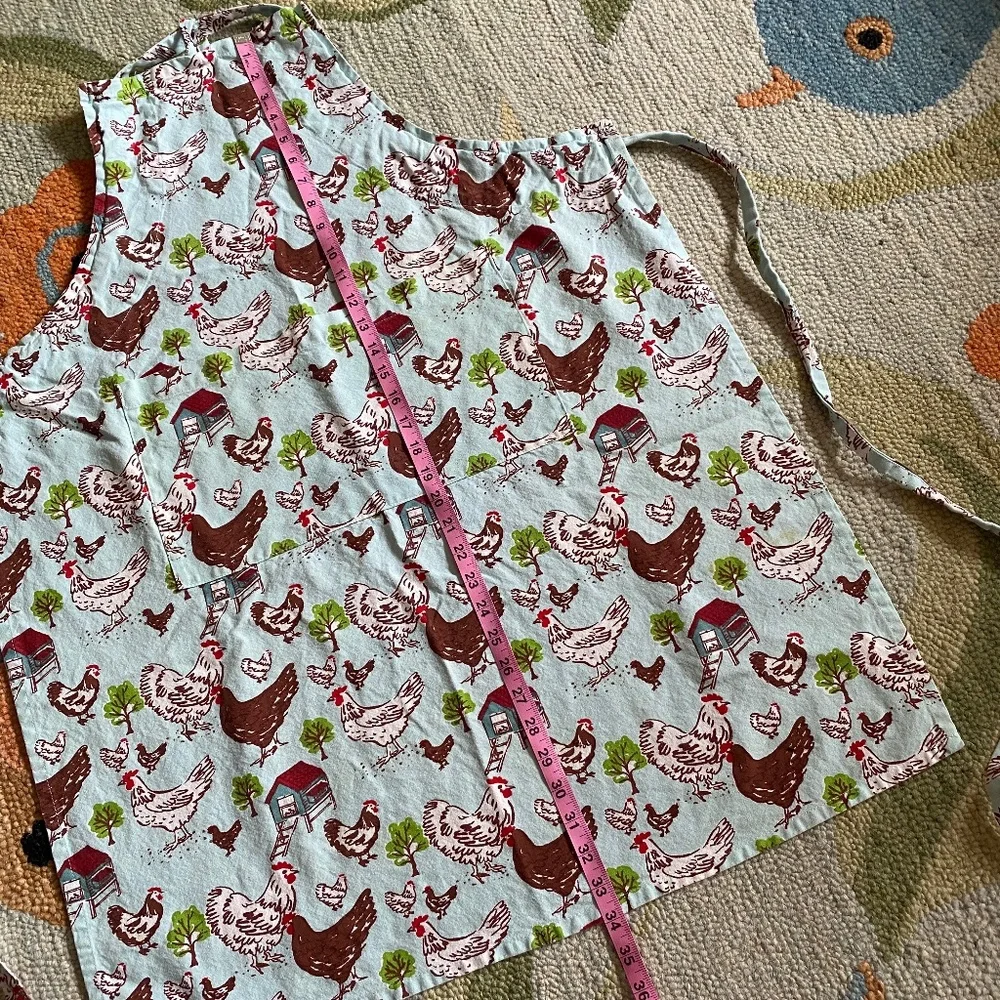 Crate & Barrel I Farmhouse Hen Apron